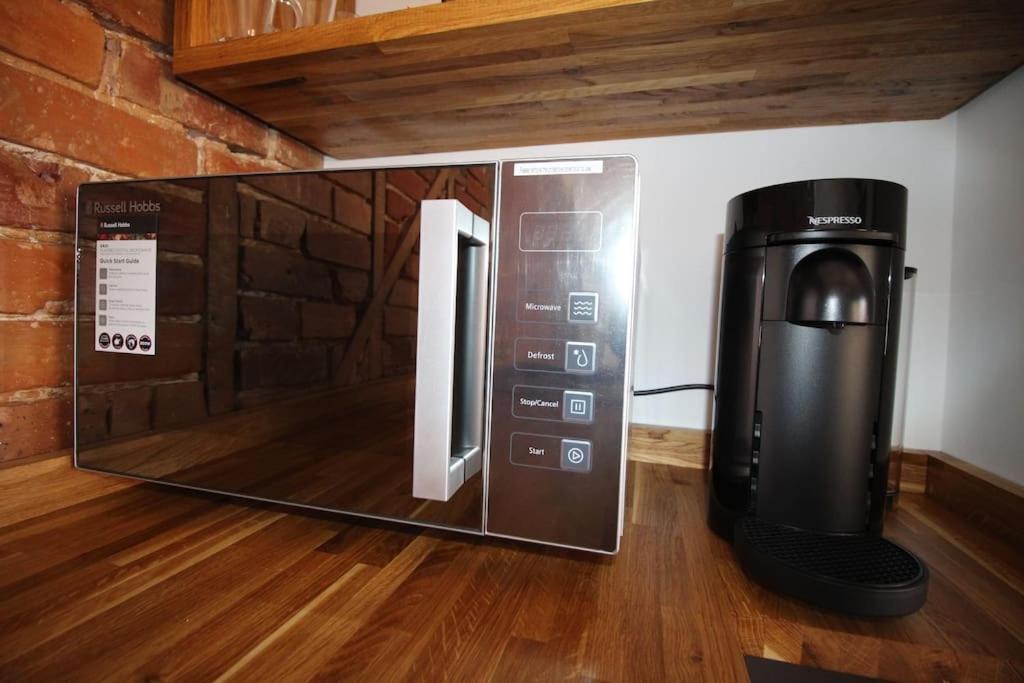 Apartment 6 At Number 8: City Centre, 1 Bedroom, Sofa Bed In Lounge Canterbury Exteriér fotografie