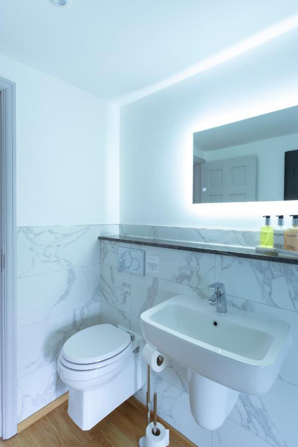 Apartment 6 At Number 8: City Centre, 1 Bedroom, Sofa Bed In Lounge Canterbury Exteriér fotografie