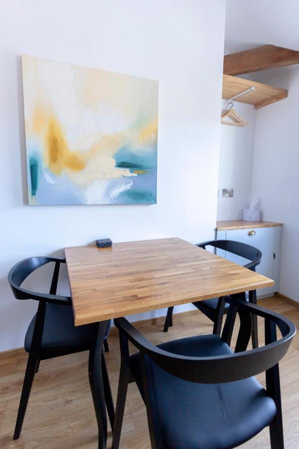 Apartment 6 At Number 8: City Centre, 1 Bedroom, Sofa Bed In Lounge Canterbury Exteriér fotografie